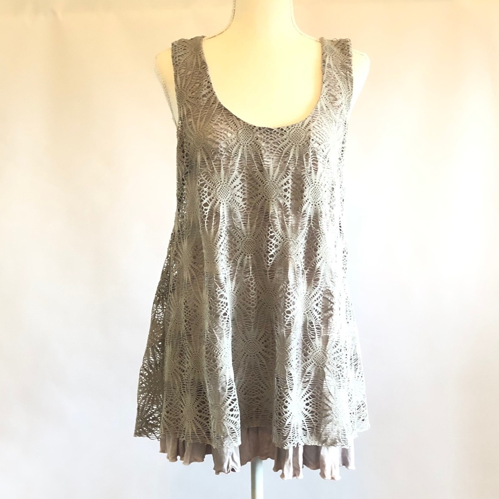 Anthro A'reve NWT Gray Crochet layered top - Sz XL